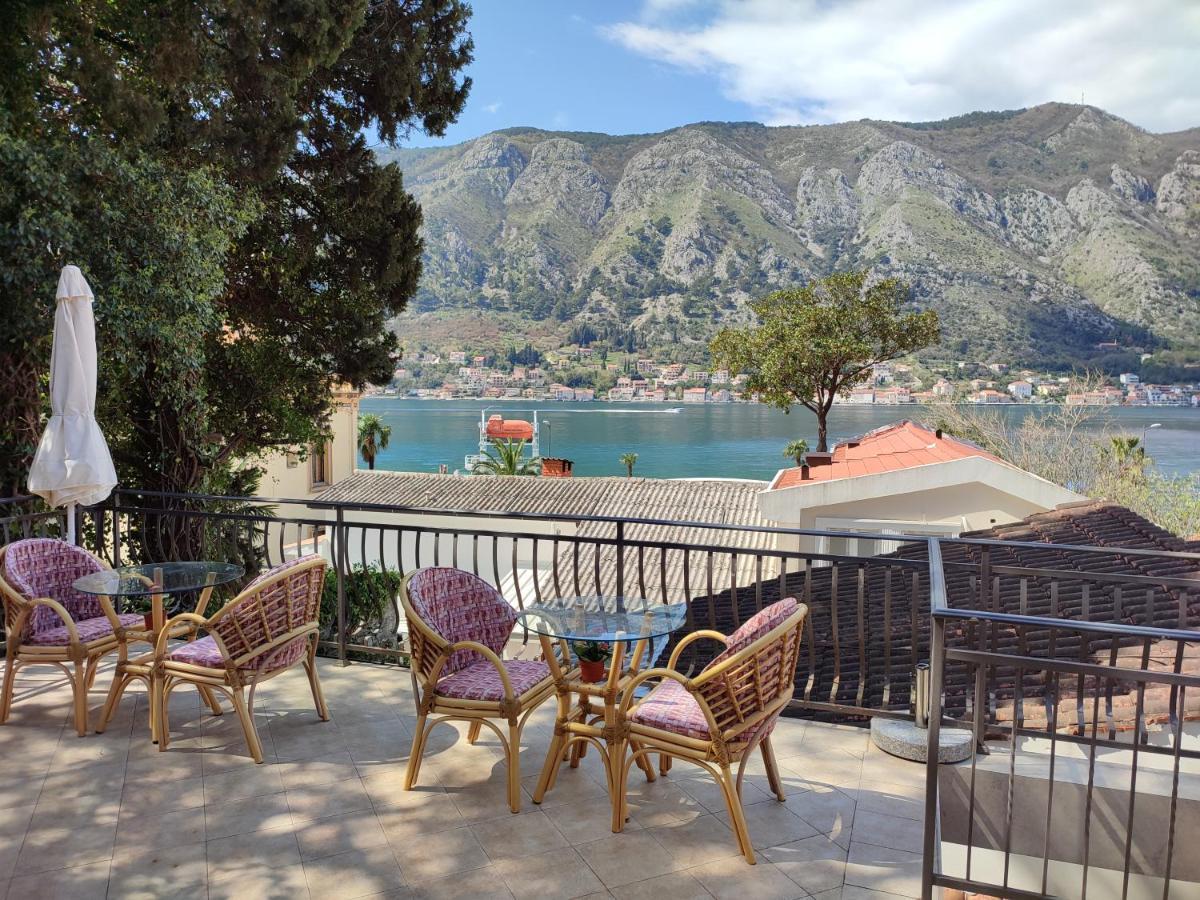 Bay Mola Aparts Kotor Exterior photo