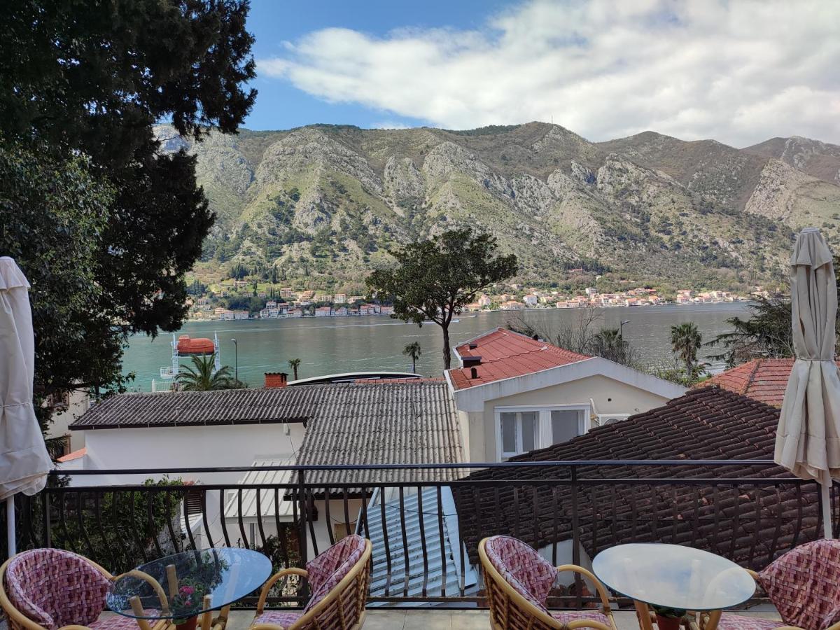 Bay Mola Aparts Kotor Exterior photo