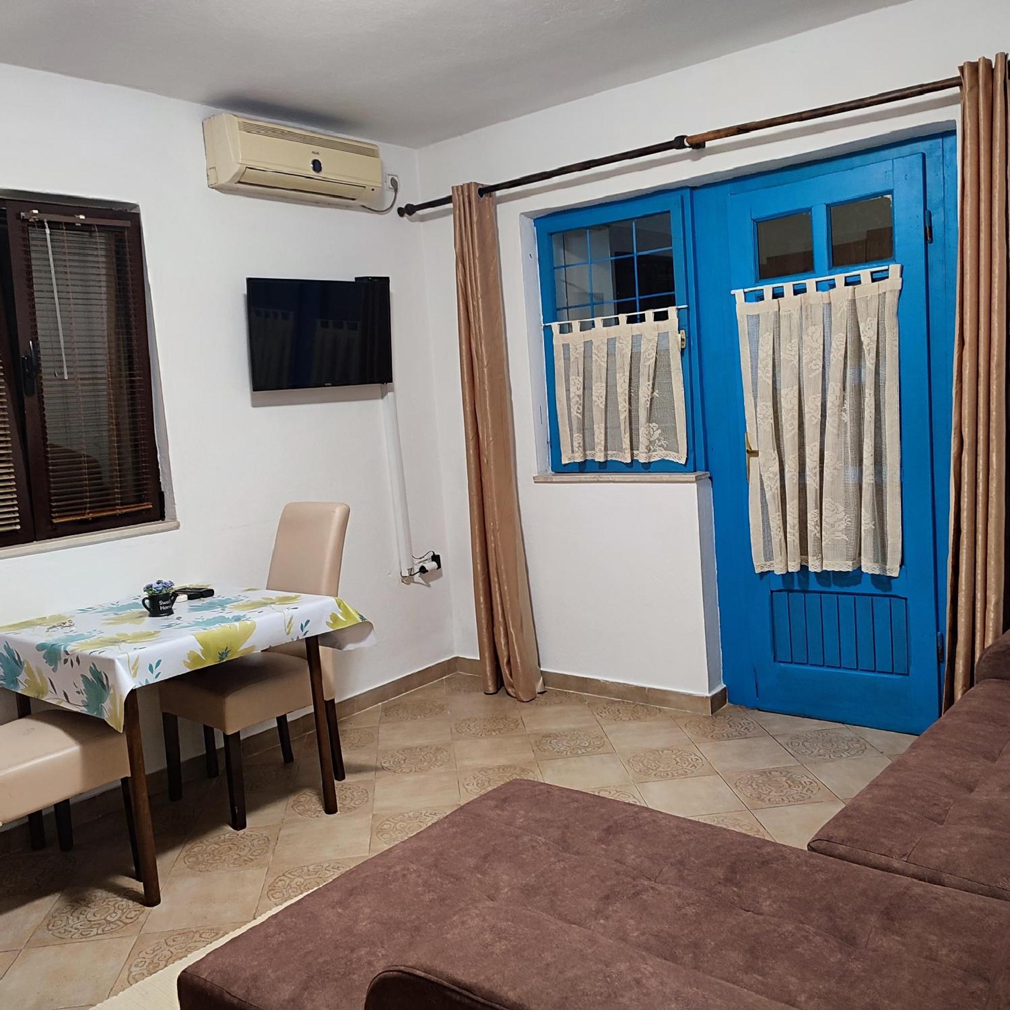 Bay Mola Aparts Kotor Room photo